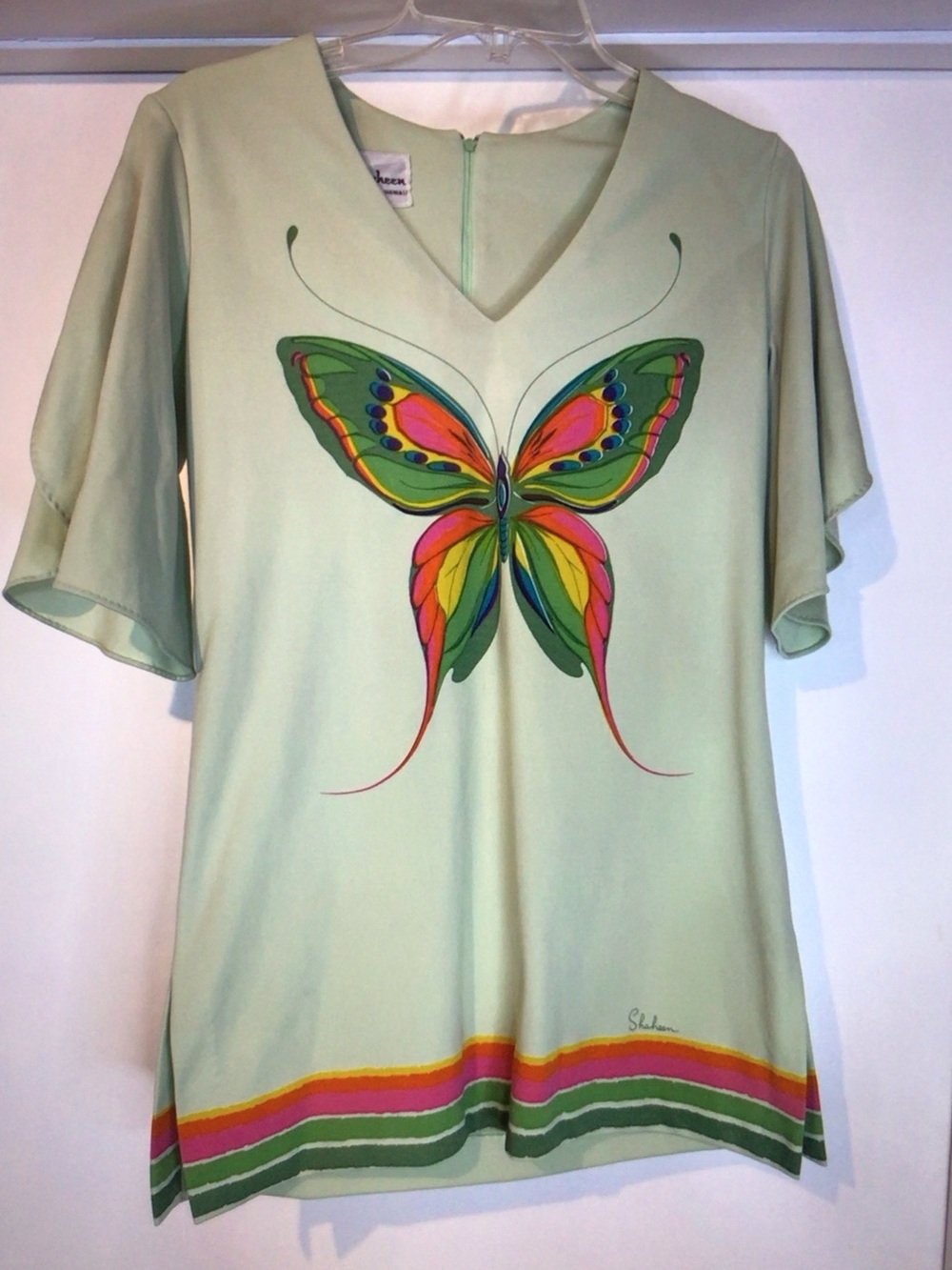 Light Green Butterfly V-Neck Short Sleeve Top